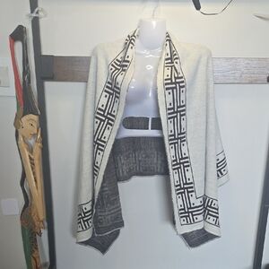 Geometric Patterned Women's Sweater Wrap Shawl- Brown and White